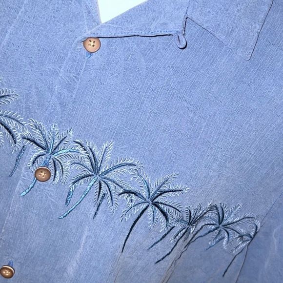 Tommy Bahama Blue Island Twist 100% Silk Embroidered Button Up Size XL - Picture 3 of 5
